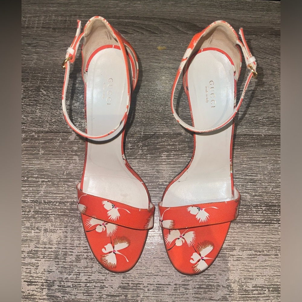 Gucci Women's Orange Floral Sandals